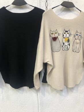 Женская кофта с вышивкой- котики