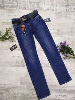 Женские джинсы с черным ремнем