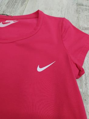 Женская футболка  спорт с логотипом - бренд